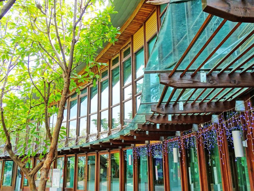 台北室內景點。花博公園新生園區：夢想館&天使生活館之台北典藏植物園(免費參觀)，帶孩子奔跑、接收大自然知識 – 葛瑞絲的天堂