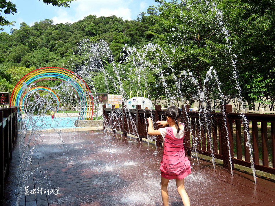 北部免費玩水景點-暖暖親水公園 (16).jpg