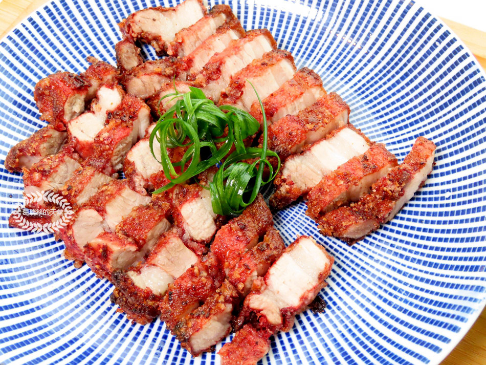 Read more about the article 【食譜】氣炸紅糟肉-少油又香酥美味，下飯、下酒菜都合適