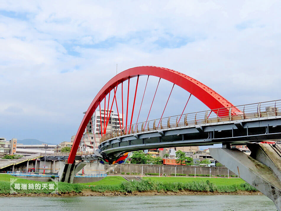 松山景點-彩虹橋 (1).jpg