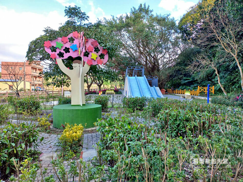 三芝特色公園-櫻花公園遊戲場-三芝櫻花水車園區 (28).jpg