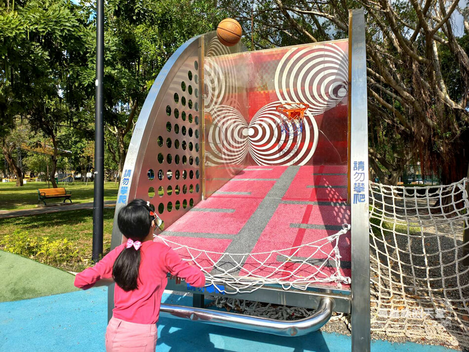 士林景點-美崙公園-宇宙探索遊戲場 (8).jpg