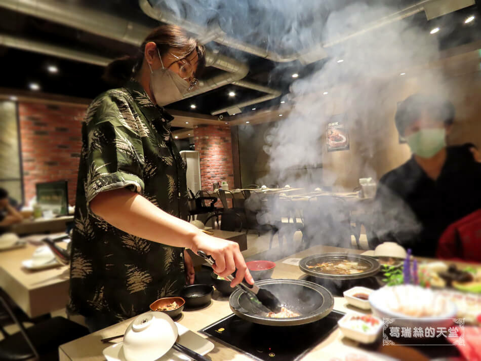 新莊宵夜餐廳-狂一鍋 新台式火鍋 (15).JPG