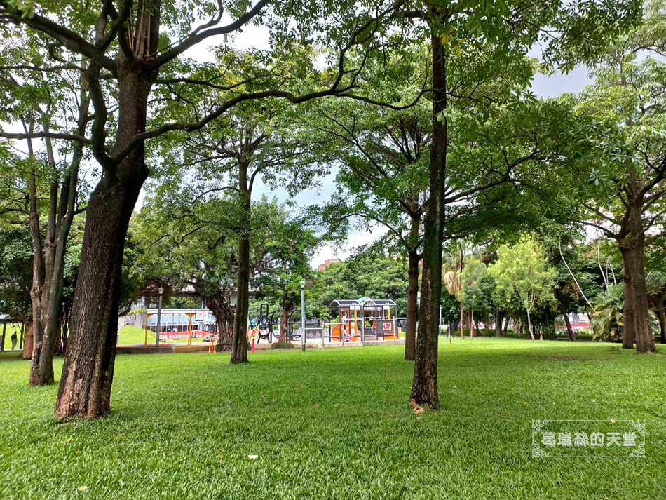 台北特色公園-玉泉公園特色遊戲場 (33).jpg